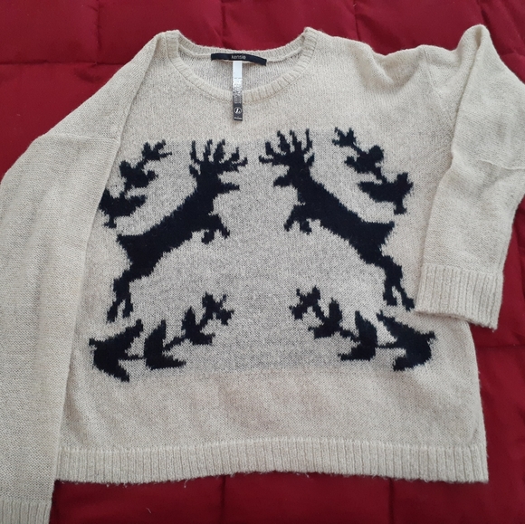 Kensie intarsia Deer sweater - Picture 2 of 4